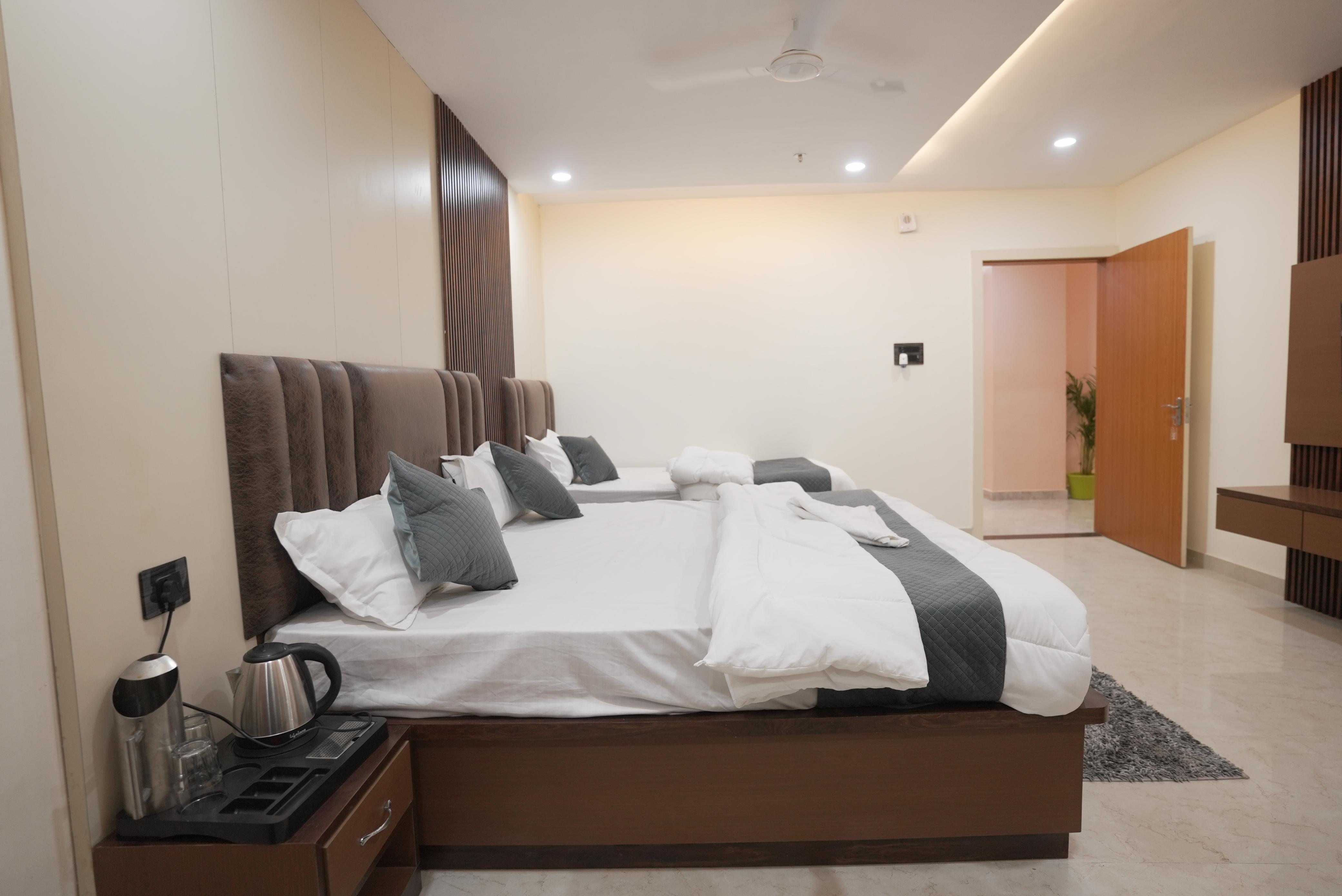 Room image 4